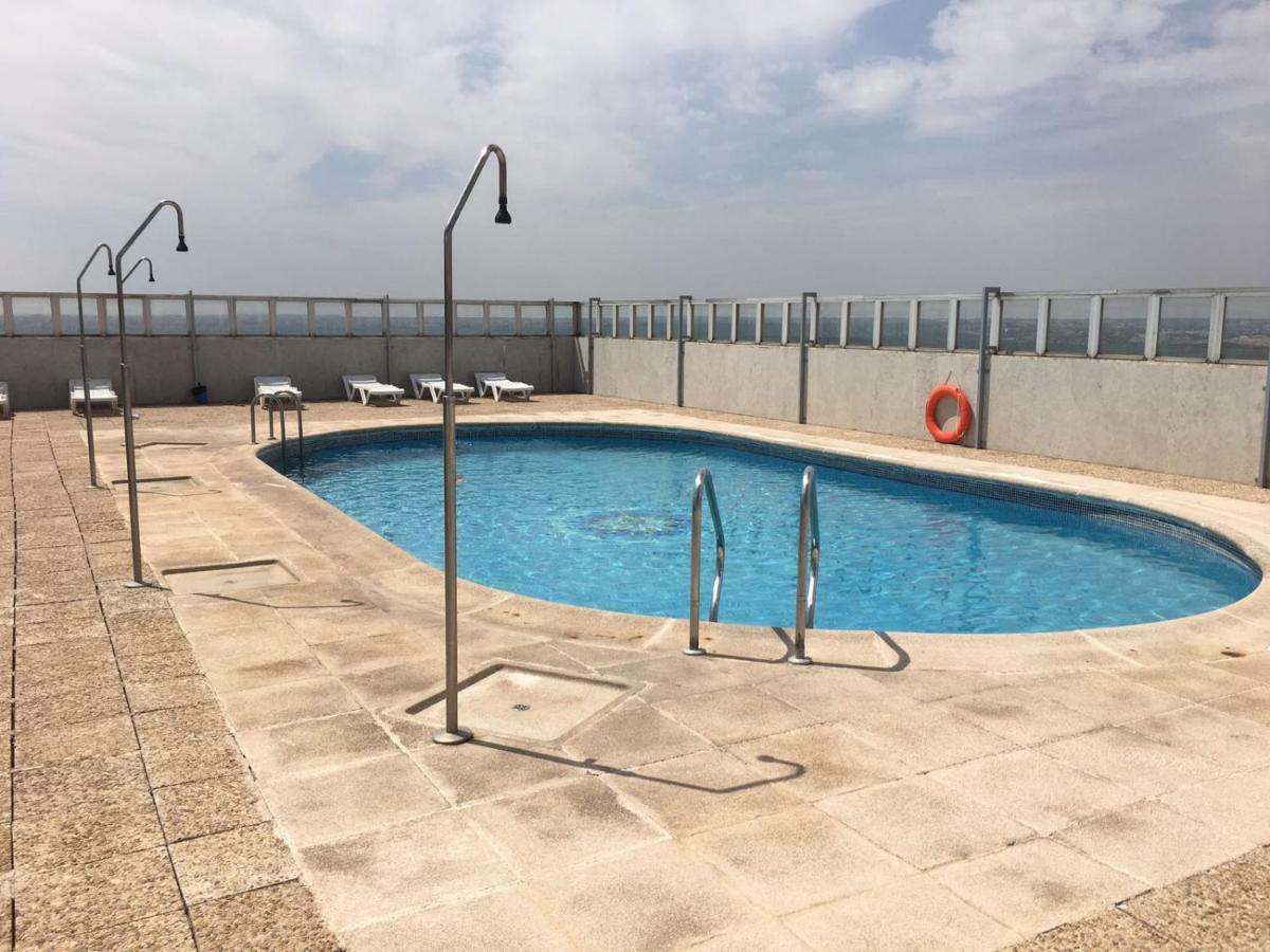 Pisos Con Piscina De Temporada Corta Estancia Madrid Bagian luar foto